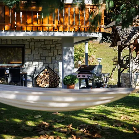 Slavc, Cosy Near The