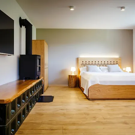 Slavc, Cosy Near The Apartment