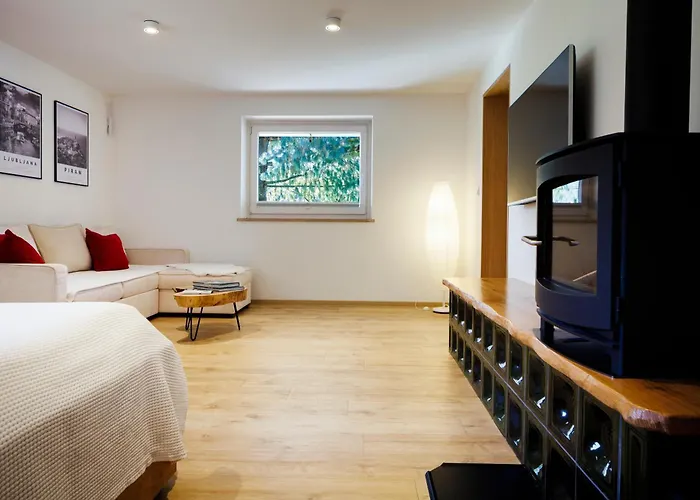 דירה Slavc, Cosy Near The *