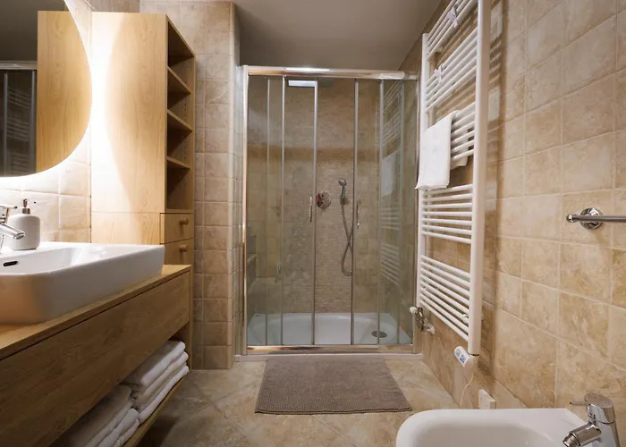 Slavc, Cosy Near The Bled