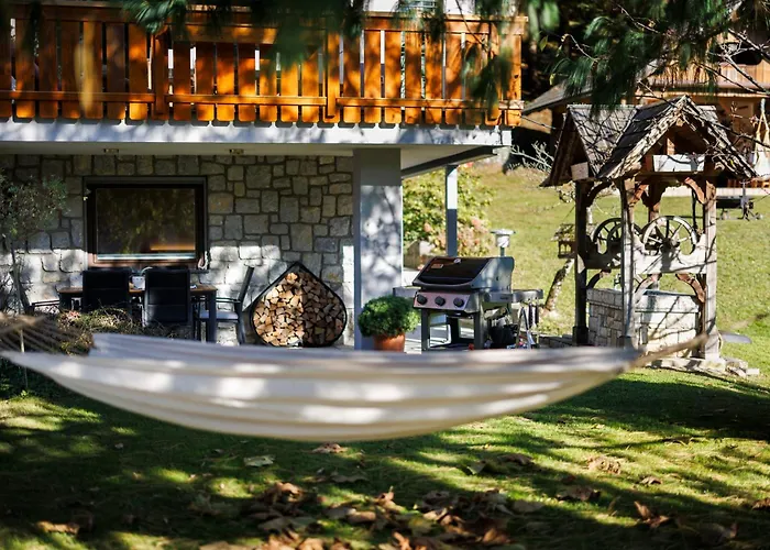 Slavc, Cosy Near The