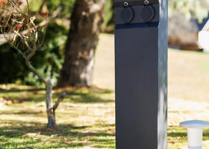 Slavc, Cosy Near The